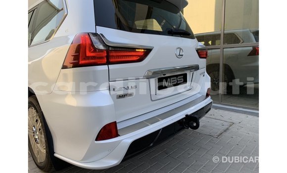Acheter Import Voiture Lexus LX Blanc à Import - Dubai, Ali Sabieh Region Acheter Import Voiture Lexus LX Blanc à Import - Dubai, Ali Sabieh Region