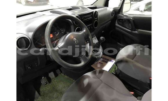 Acheter Import Voiture Peugeot Partner Blanc à Import - Dubai, Ali Sabieh Region Acheter Import Voiture Peugeot Partner Blanc à Import - Dubai, Ali Sabieh Region