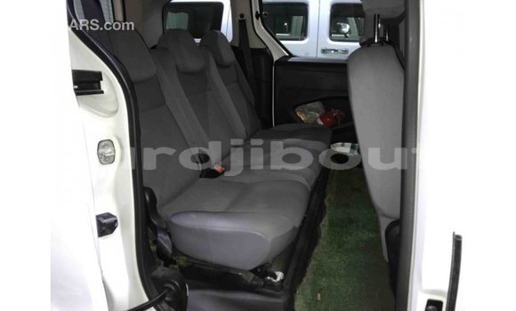 Acheter Import Voiture Peugeot Partner Blanc à Import - Dubai, Ali Sabieh Region