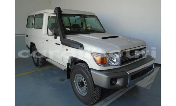 Acheter Import Voiture Abarth 595 Blanc à Import - Dubai, Ali Sabieh Region