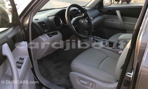 Buy Import Toyota Highlander Other Car in Import - Dubai in Ali Sabieh Region Buy Import Toyota Highlander Other Car in Import - Dubai in Ali Sabieh Region