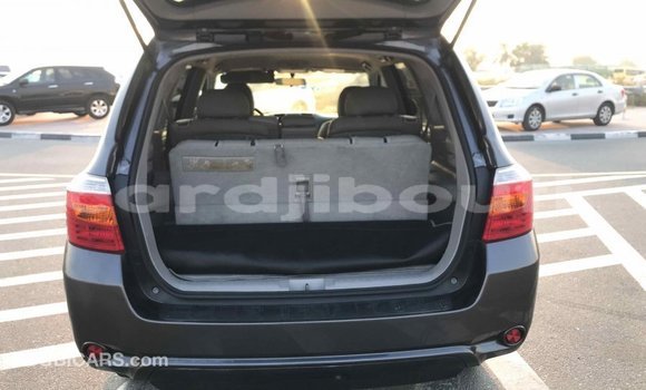Buy Import Toyota Highlander Other Car in Import - Dubai in Ali Sabieh Region Buy Import Toyota Highlander Other Car in Import - Dubai in Ali Sabieh Region