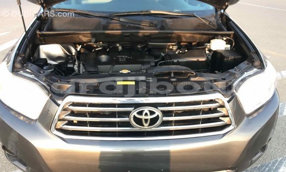Buy Import Toyota Highlander Other Car in Import - Dubai in Ali Sabieh Region Buy Import Toyota Highlander Other Car in Import - Dubai in Ali Sabieh Region