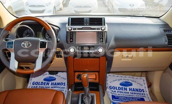 Acheter Import Voiture Toyota Prado Blanc à Import - Dubai, Ali Sabieh Region Acheter Import Voiture Toyota Prado Blanc à Import - Dubai, Ali Sabieh Region