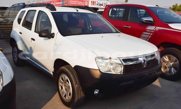 Acheter Import Voiture Renault Duster Blanc à Import - Dubai, Ali Sabieh Region