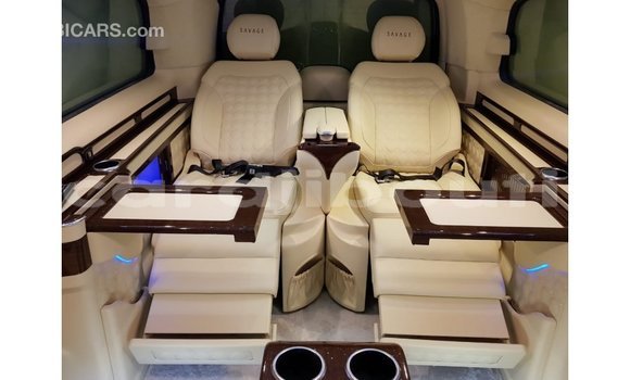 Acheter Import Voiture Mercedes-Benz 250 Noir à Import - Dubai, Ali Sabieh Region Acheter Import Voiture Mercedes-Benz 250 Noir à Import - Dubai, Ali Sabieh Region