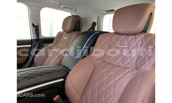 Acheter Import Voiture Toyota Land Cruiser Noir à Import - Dubai, Ali Sabieh Region Acheter Import Voiture Toyota Land Cruiser Noir à Import - Dubai, Ali Sabieh Region