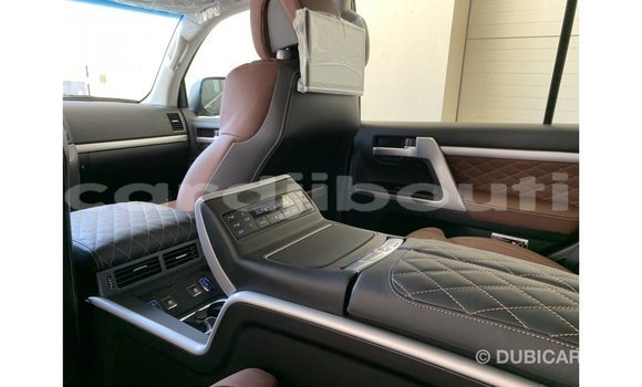 Acheter Import Voiture Toyota Land Cruiser Noir à Import - Dubai, Ali Sabieh Region Acheter Import Voiture Toyota Land Cruiser Noir à Import - Dubai, Ali Sabieh Region
