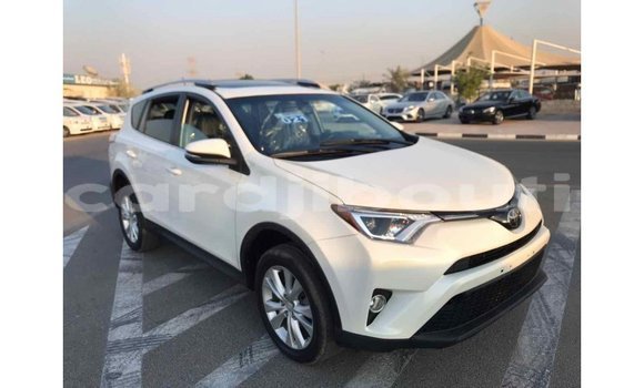 Buy Import Toyota 4Runner White Car in Import - Dubai in Ali Sabieh Region Buy Import Toyota 4Runner White Car in Import - Dubai in Ali Sabieh Region