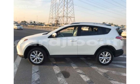 Buy Import Toyota 4Runner White Car in Import - Dubai in Ali Sabieh Region Buy Import Toyota 4Runner White Car in Import - Dubai in Ali Sabieh Region