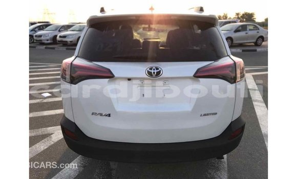 Buy Import Toyota 4Runner White Car in Import - Dubai in Ali Sabieh Region Buy Import Toyota 4Runner White Car in Import - Dubai in Ali Sabieh Region