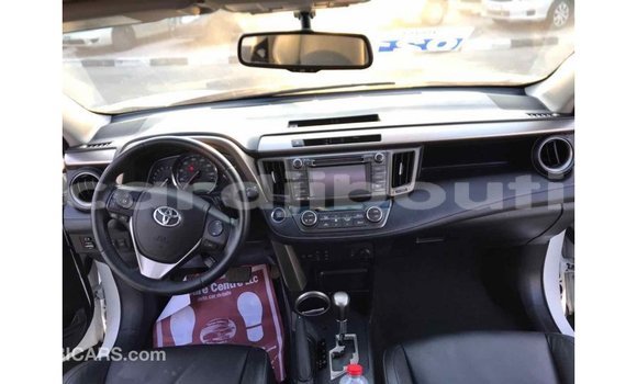 Buy Import Toyota 4Runner White Car in Import - Dubai in Ali Sabieh Region Buy Import Toyota 4Runner White Car in Import - Dubai in Ali Sabieh Region