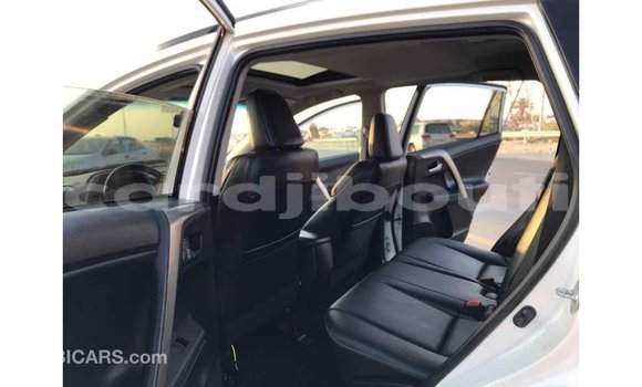 Buy Import Toyota 4Runner White Car in Import - Dubai in Ali Sabieh Region Buy Import Toyota 4Runner White Car in Import - Dubai in Ali Sabieh Region