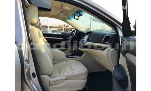 Buy Import Toyota Highlander Other Car in Import - Dubai in Ali Sabieh Region Buy Import Toyota Highlander Other Car in Import - Dubai in Ali Sabieh Region