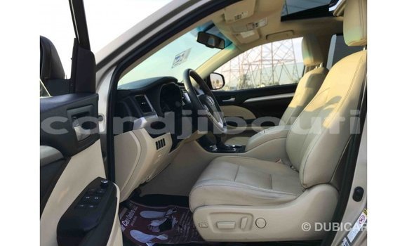 Buy Import Toyota Highlander Other Car in Import - Dubai in Ali Sabieh Region Buy Import Toyota Highlander Other Car in Import - Dubai in Ali Sabieh Region
