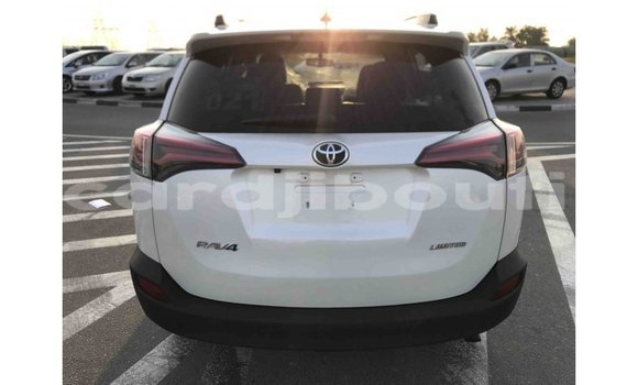 Buy Import Toyota 4Runner White Car in Import - Dubai in Ali Sabieh Region Buy Import Toyota 4Runner White Car in Import - Dubai in Ali Sabieh Region