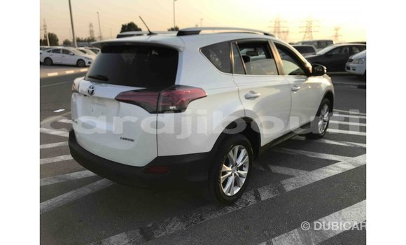 Buy Import Toyota 4Runner White Car in Import - Dubai in Ali Sabieh Region Buy Import Toyota 4Runner White Car in Import - Dubai in Ali Sabieh Region