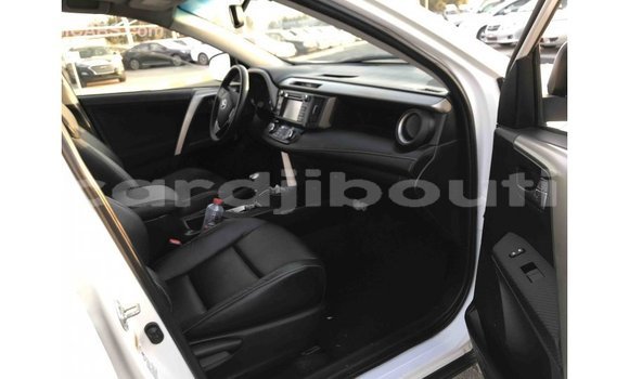 Buy Import Toyota 4Runner White Car in Import - Dubai in Ali Sabieh Region Buy Import Toyota 4Runner White Car in Import - Dubai in Ali Sabieh Region