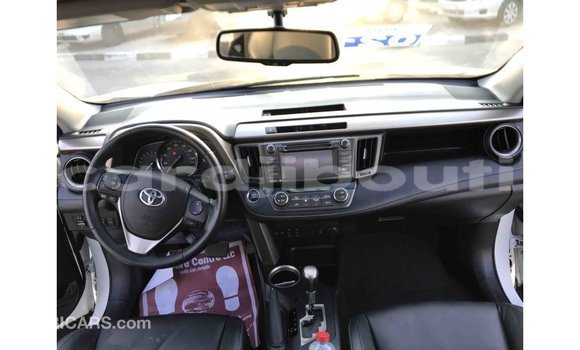 Buy Import Toyota 4Runner White Car in Import - Dubai in Ali Sabieh Region Buy Import Toyota 4Runner White Car in Import - Dubai in Ali Sabieh Region