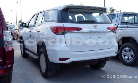 Buy Import Toyota Fortuner White Car in Import - Dubai in Ali Sabieh Region Buy Import Toyota Fortuner White Car in Import - Dubai in Ali Sabieh Region