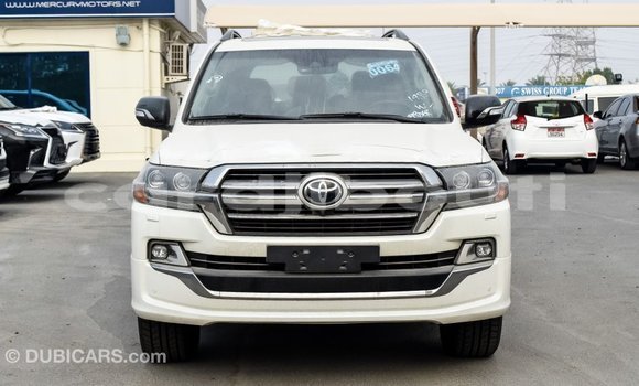 Acheter Import Voiture Toyota Land Cruiser Blanc à Import - Dubai, Ali Sabieh Region Acheter Import Voiture Toyota Land Cruiser Blanc à Import - Dubai, Ali Sabieh Region