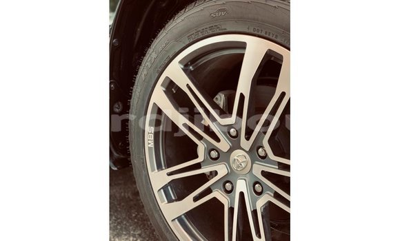 Acheter Import Voiture Toyota Land Cruiser Noir à Import - Dubai, Ali Sabieh Region Acheter Import Voiture Toyota Land Cruiser Noir à Import - Dubai, Ali Sabieh Region