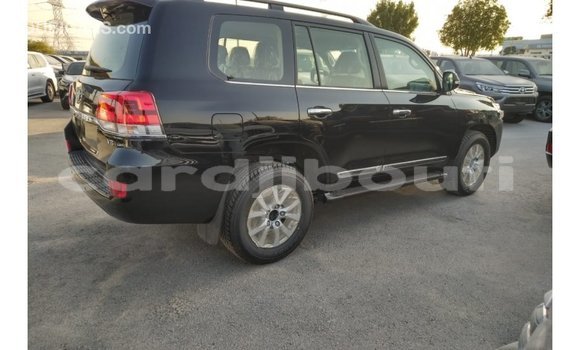 Acheter Import Voiture Toyota Land Cruiser Noir à Import - Dubai, Ali Sabieh Region Acheter Import Voiture Toyota Land Cruiser Noir à Import - Dubai, Ali Sabieh Region