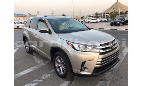 Medium with watermark toyota highlander ali sabieh region import dubai 1690