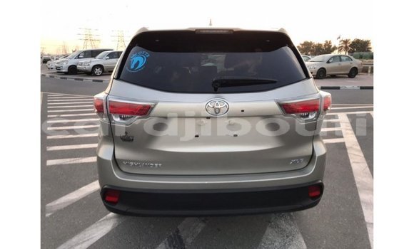 Buy Import Toyota Highlander Other Car in Import - Dubai in Ali Sabieh Region Buy Import Toyota Highlander Other Car in Import - Dubai in Ali Sabieh Region