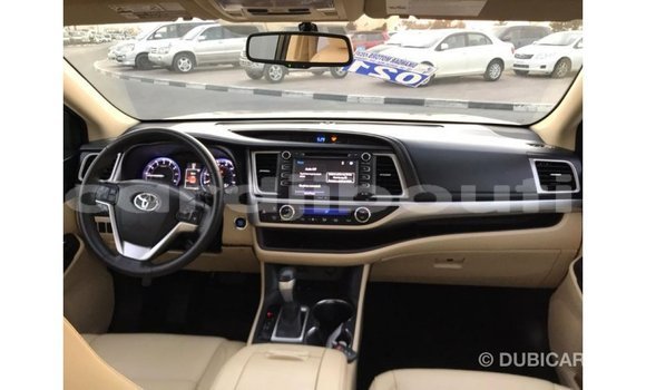 Buy Import Toyota Highlander Other Car in Import - Dubai in Ali Sabieh Region Buy Import Toyota Highlander Other Car in Import - Dubai in Ali Sabieh Region
