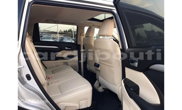 Buy Import Toyota Highlander Other Car in Import - Dubai in Ali Sabieh Region Buy Import Toyota Highlander Other Car in Import - Dubai in Ali Sabieh Region