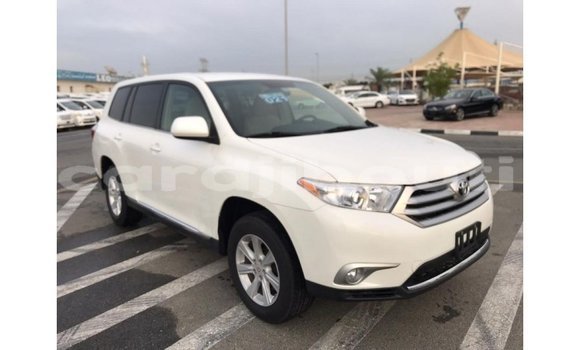 Buy Import Toyota Highlander White Car in Import - Dubai in Ali Sabieh Region Buy Import Toyota Highlander White Car in Import - Dubai in Ali Sabieh Region