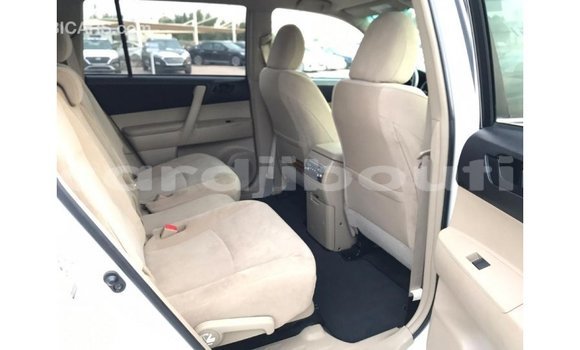 Buy Import Toyota Highlander White Car in Import - Dubai in Ali Sabieh Region Buy Import Toyota Highlander White Car in Import - Dubai in Ali Sabieh Region