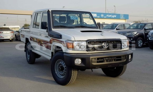 Acheter Import Voiture Toyota Land Cruiser Blanc à Import - Dubai, Ali Sabieh Region Acheter Import Voiture Toyota Land Cruiser Blanc à Import - Dubai, Ali Sabieh Region