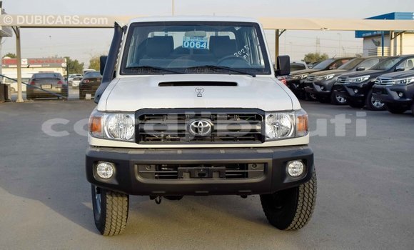 Acheter Import Voiture Toyota Land Cruiser Blanc à Import - Dubai, Ali Sabieh Region Acheter Import Voiture Toyota Land Cruiser Blanc à Import - Dubai, Ali Sabieh Region