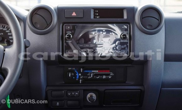 Acheter Import Voiture Toyota Land Cruiser Blanc à Import - Dubai, Ali Sabieh Region Acheter Import Voiture Toyota Land Cruiser Blanc à Import - Dubai, Ali Sabieh Region