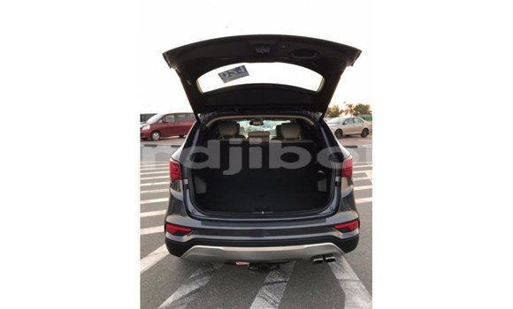 Buy Import Hyundai Santa Fe Black Car in Import - Dubai in Ali Sabieh Region Buy Import Hyundai Santa Fe Black Car in Import - Dubai in Ali Sabieh Region