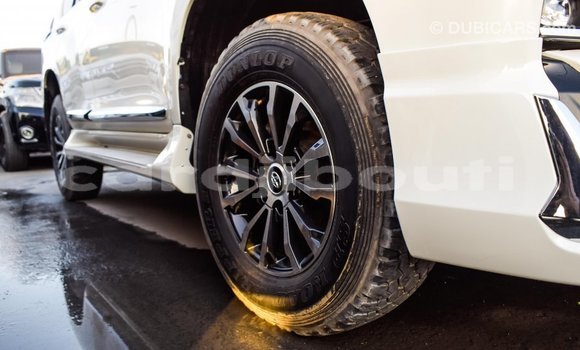 Buy Import Toyota Prado White Car in Import - Dubai in Ali Sabieh Region Buy Import Toyota Prado White Car in Import - Dubai in Ali Sabieh Region