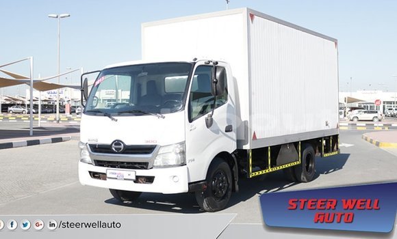 Acheter Import Utilitaire Hino 300 Series Blanc à Import - Dubai, Ali Sabieh Region