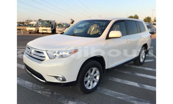 Buy Import Toyota Highlander White Car in Import - Dubai in Ali Sabieh Region Buy Import Toyota Highlander White Car in Import - Dubai in Ali Sabieh Region