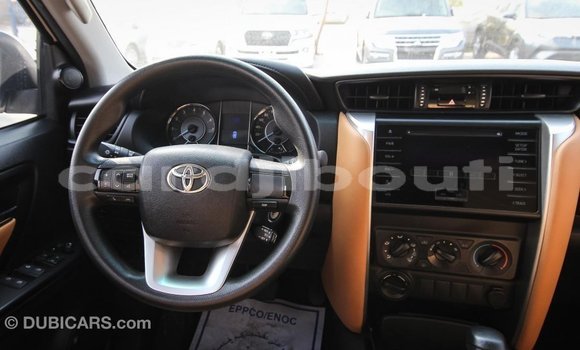 Acheter Import Voiture Toyota Fortuner Blanc à Import - Dubai, Ali Sabieh Region Acheter Import Voiture Toyota Fortuner Blanc à Import - Dubai, Ali Sabieh Region