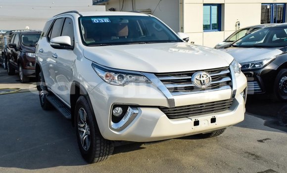 Buy Import Toyota Fortuner White Car in Import - Dubai in Ali Sabieh Region Buy Import Toyota Fortuner White Car in Import - Dubai in Ali Sabieh Region