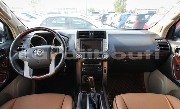 Acheter Import Voiture Toyota Prado Blanc à Import - Dubai, Ali Sabieh Region Acheter Import Voiture Toyota Prado Blanc à Import - Dubai, Ali Sabieh Region
