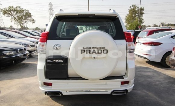 Acheter Import Voiture Toyota Prado Blanc à Import - Dubai, Ali Sabieh Region Acheter Import Voiture Toyota Prado Blanc à Import - Dubai, Ali Sabieh Region