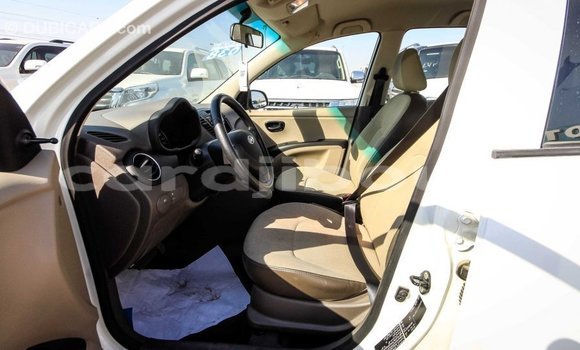 Buy Import Hyundai i10 White Car in Import - Dubai in Ali Sabieh Region Buy Import Hyundai i10 White Car in Import - Dubai in Ali Sabieh Region