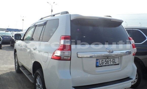 Acheter Occasion Voiture Toyota Prado Blanc à Djibouti, Djibouti Region Acheter Occasion Voiture Toyota Prado Blanc à Djibouti, Djibouti Region