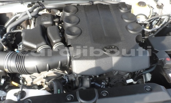 Acheter Occasion Voiture Toyota Prado Blanc à Djibouti, Djibouti Region Acheter Occasion Voiture Toyota Prado Blanc à Djibouti, Djibouti Region