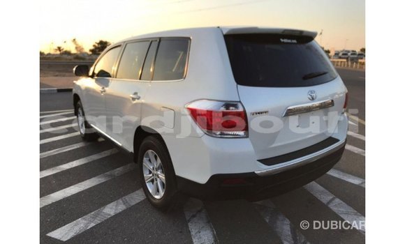 Buy Import Toyota Highlander White Car in Import - Dubai in Ali Sabieh Region Buy Import Toyota Highlander White Car in Import - Dubai in Ali Sabieh Region