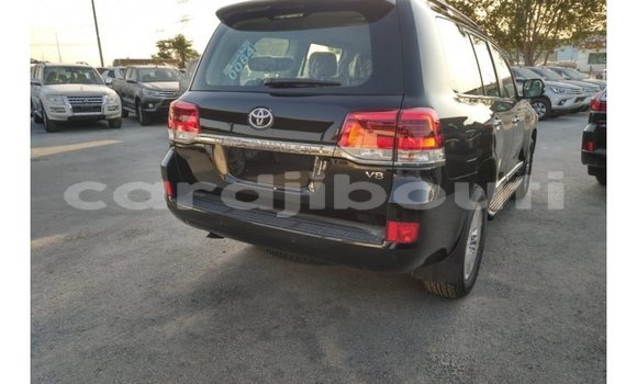 Acheter Import Voiture Toyota Land Cruiser Noir à Import - Dubai, Ali Sabieh Region Acheter Import Voiture Toyota Land Cruiser Noir à Import - Dubai, Ali Sabieh Region