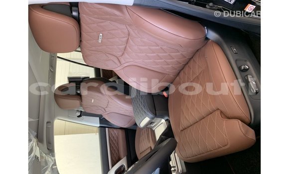 Acheter Import Voiture Toyota Land Cruiser Noir à Import - Dubai, Ali Sabieh Region Acheter Import Voiture Toyota Land Cruiser Noir à Import - Dubai, Ali Sabieh Region